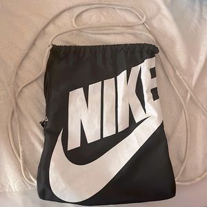 Nike drawstring bag